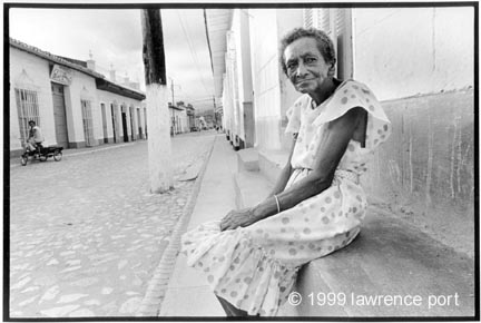 oldwomantrinidad.jpg (29728 bytes)
